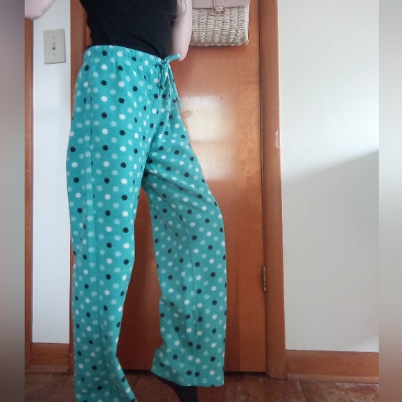 NINA CAPRI - Fleece Polka Dot Lounge Pants - Picture 3 of 8